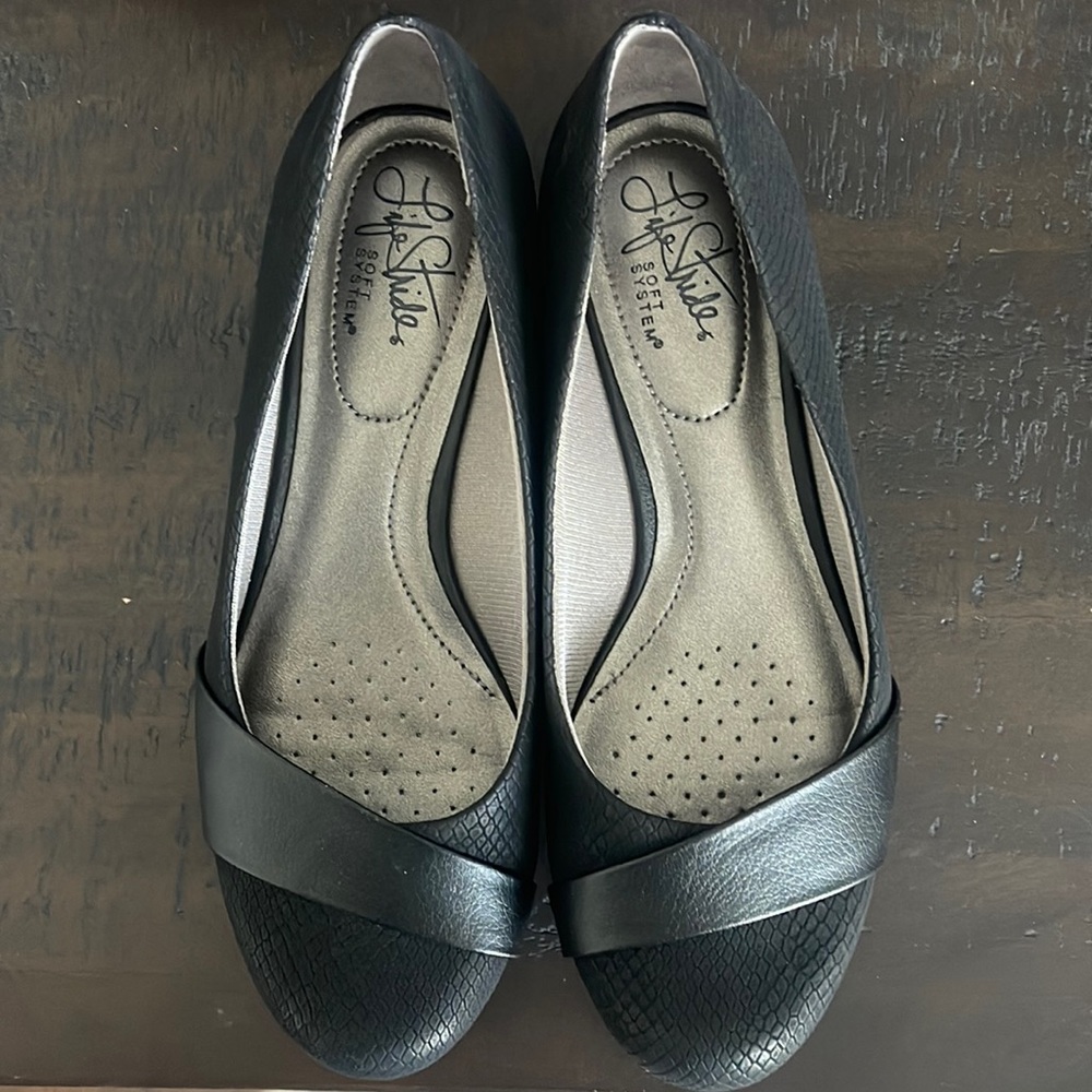 Life stride flats size 6